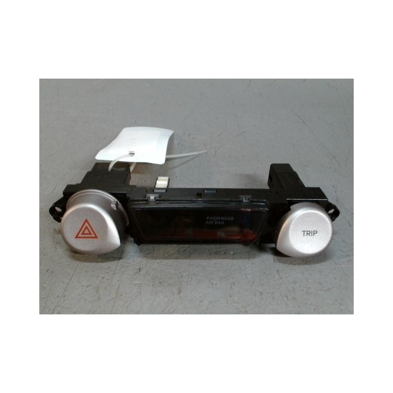 BOUTON DE WARNING HYUNDAI I20