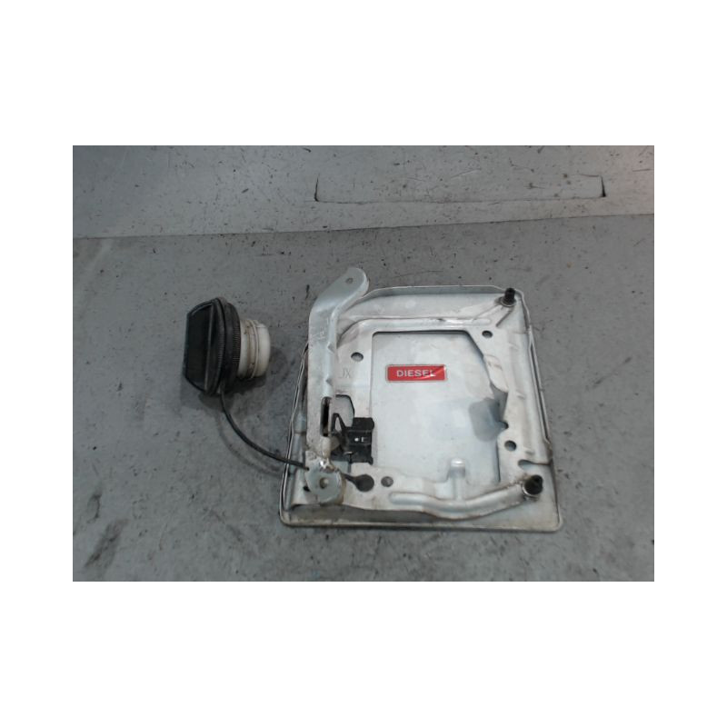 VOLET DE TRAPPE CARBURANT NISSAN NV200