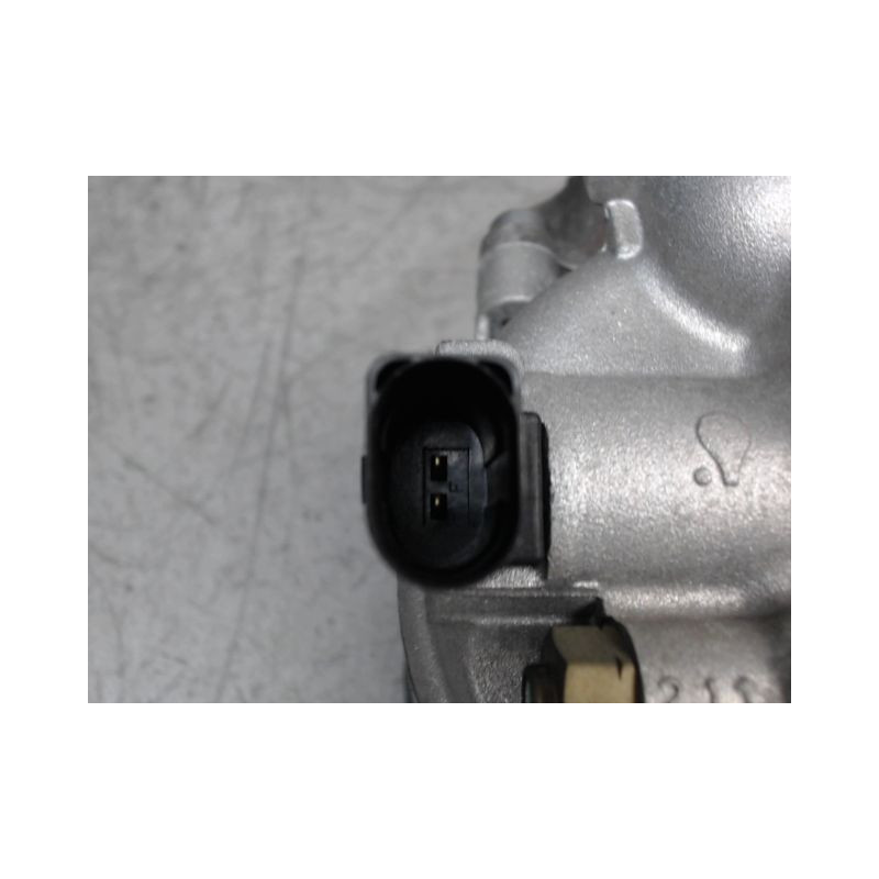 COMPRESSEUR AIR CONDITIONNE VOLKSWAGEN POLO 2009-