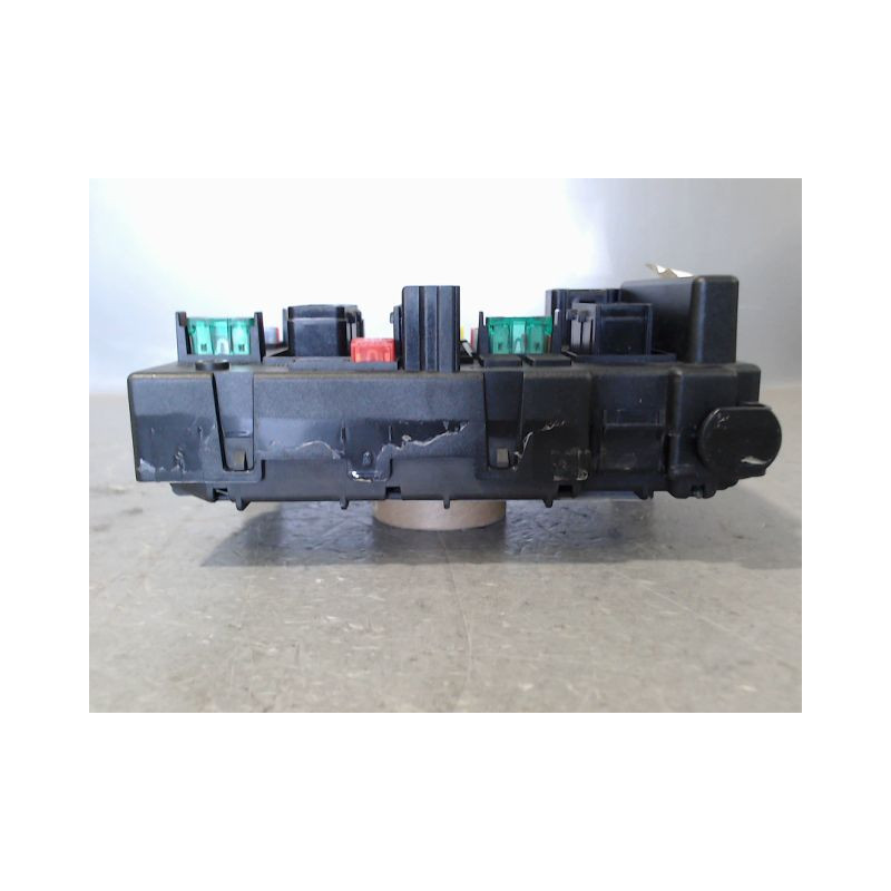BOITE A FUSIBLES PEUGEOT 206