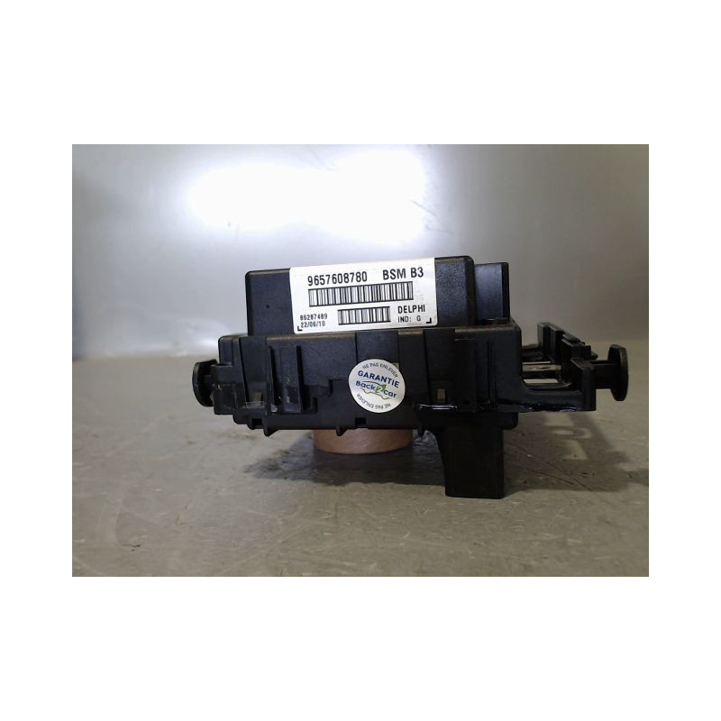 BOITE A FUSIBLES PEUGEOT 206
