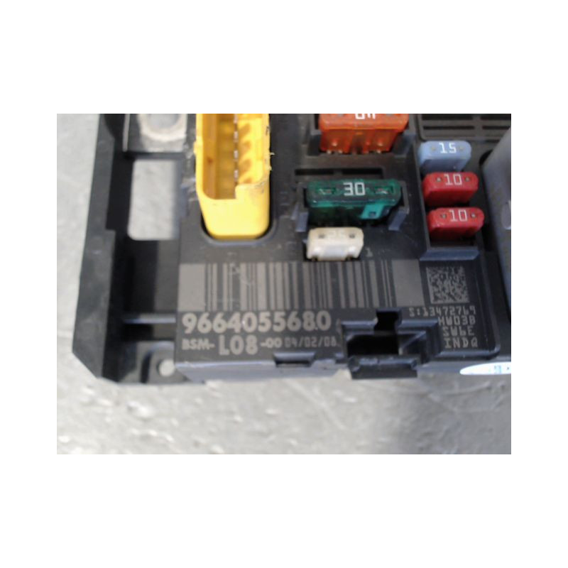 BOITE A FUSIBLES CITROEN C4