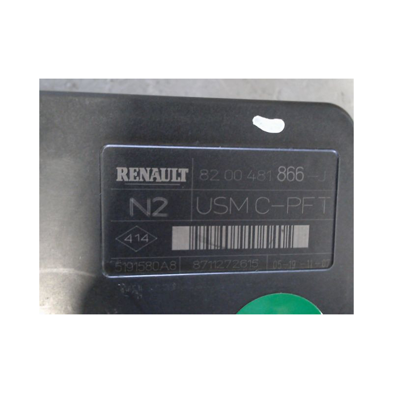 BOITE A FUSIBLES RENAULT MEGANE