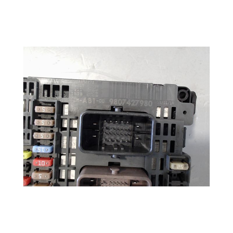BOITE A FUSIBLES CITROEN C4 2010-