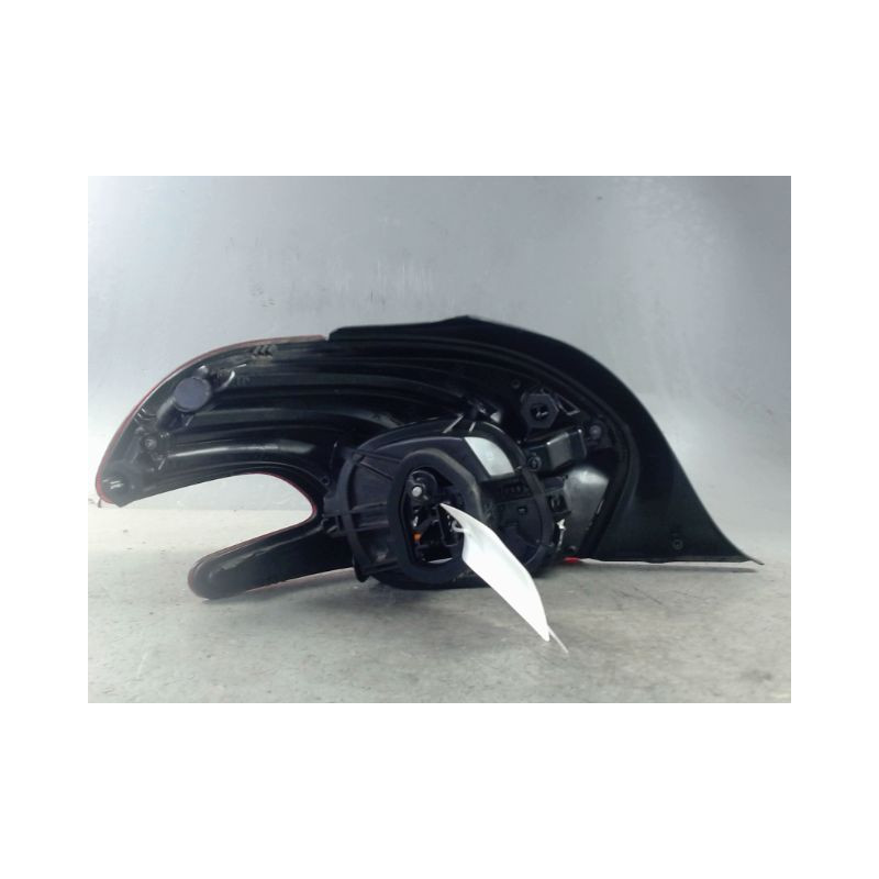 FEU ARRIERE DROIT PEUGEOT 208