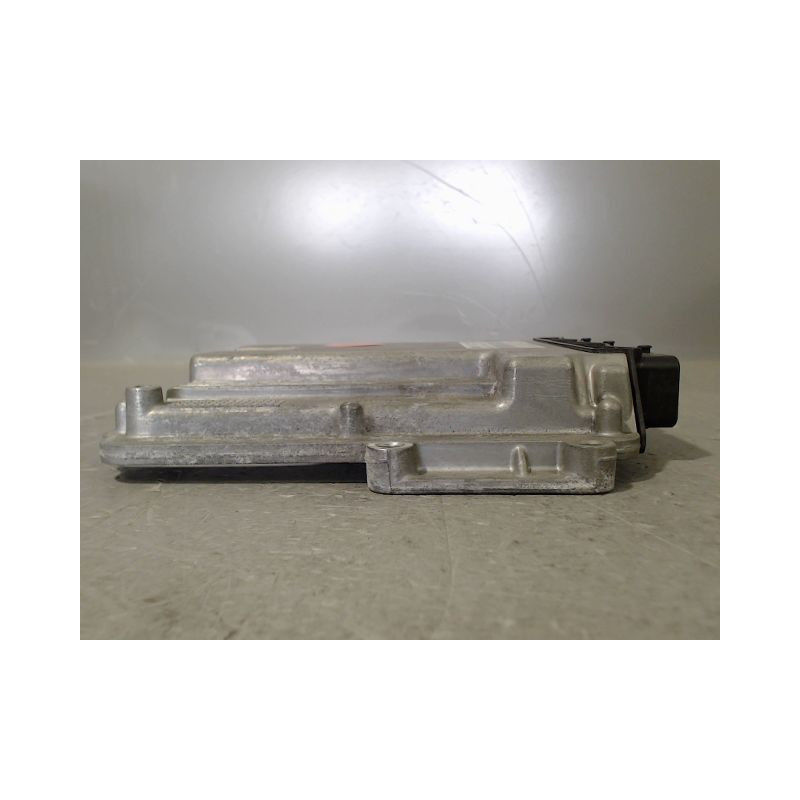 CALCULATEUR MOTEUR RENAULT LAGUNA