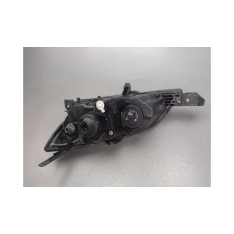 PHARE DROIT MAZDA 3