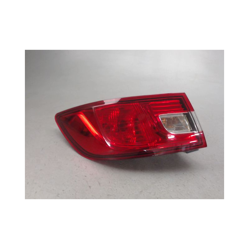FEU ARRIERE GAUCHE  RENAULT CLIO