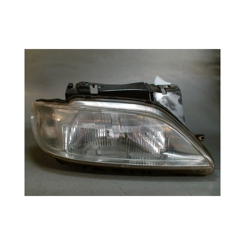 PHARE DROIT CITROEN XSARA -2000
