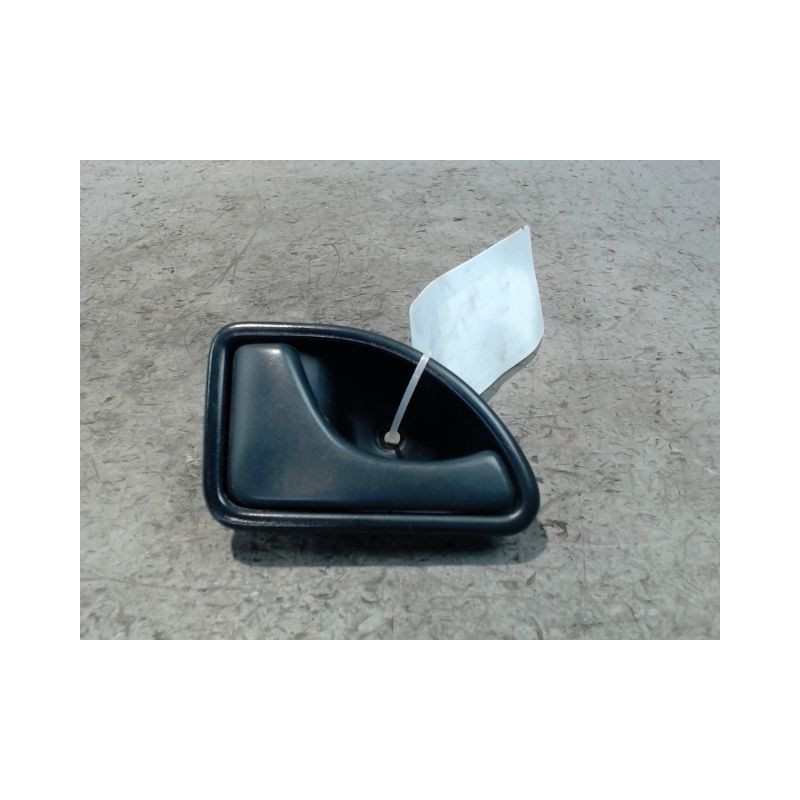 POIGNEE INTERIEURE PORTE AVANT GAUCHE RENAULT KANGOO 97-2000