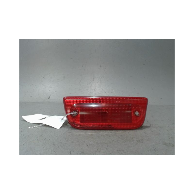 FEUX STOP SUPPLEMENTAIRE NISSAN NV200