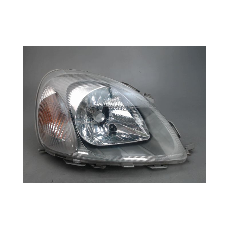 PHARE DROIT TOYOTA YARIS