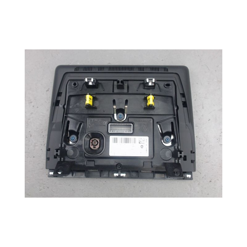 ECRAN GPS RENAULT CLIO