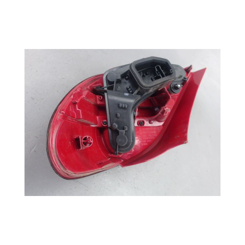 FEU ARRIERE GAUCHE  PEUGEOT 207