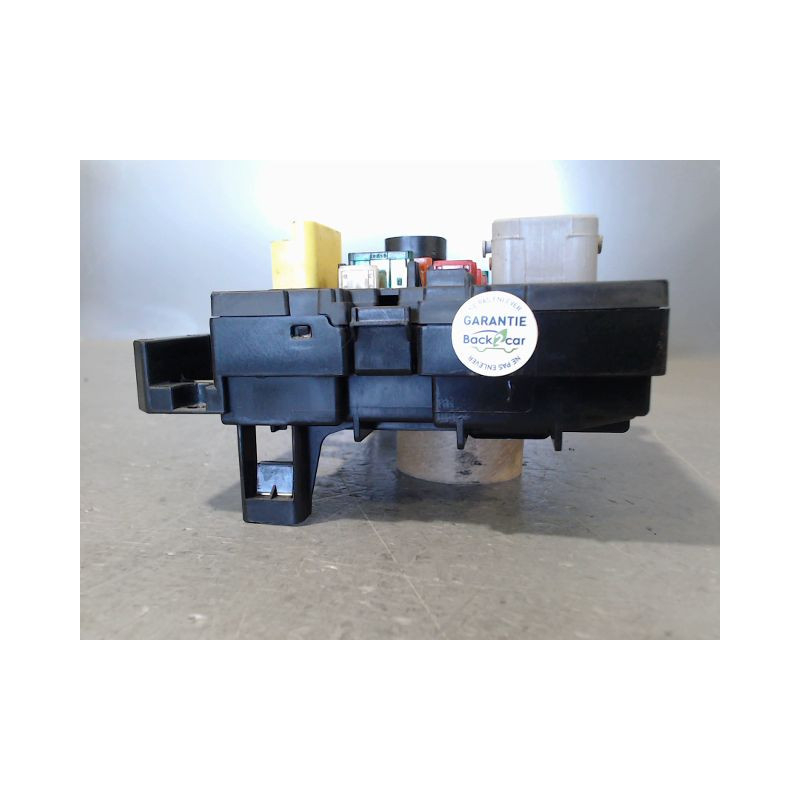 BOITE A FUSIBLES CITROEN C4