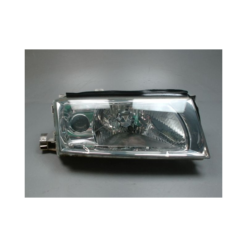 PHARE DROIT SKODA OCTAVIA 2000-