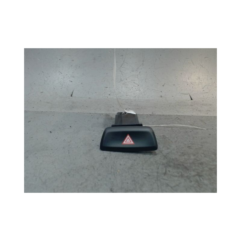 BOUTON DE WARNING KIA PICANTO