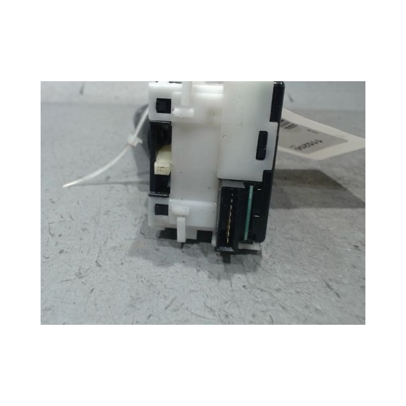 COMMANDE CLIGNOTANT NISSAN NV200