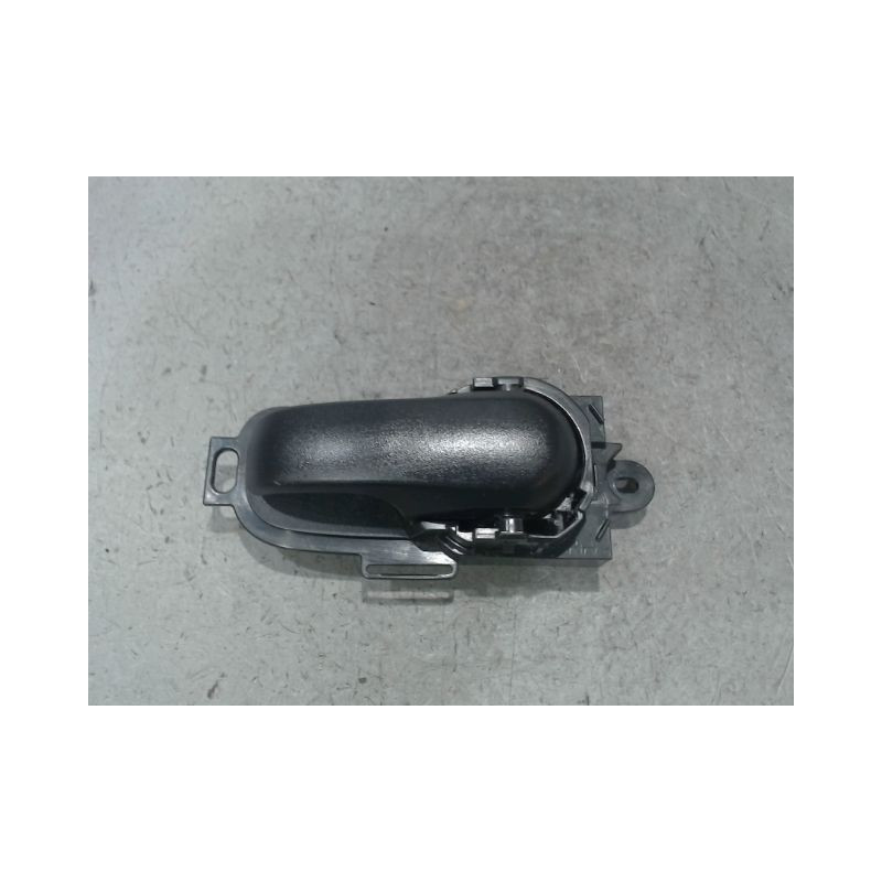 POIGNEE INTERIEURE PORTE AVANT DROIT NISSAN NV200