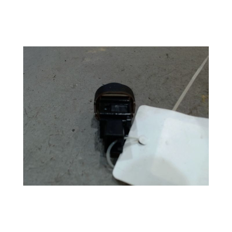 BOUTON DE WARNING NISSAN NV200