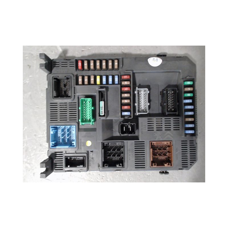 BOITIER GESTION HABITACLE PEUGEOT 208 12-15