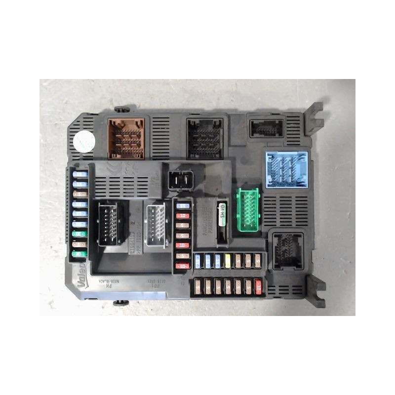 BOITIER GESTION HABITACLE PEUGEOT 2008 13-16