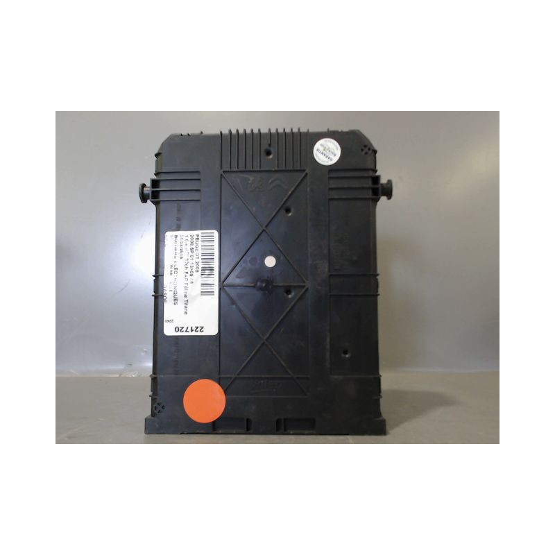 BOITIER GESTION HABITACLE PEUGEOT 2008 13-16