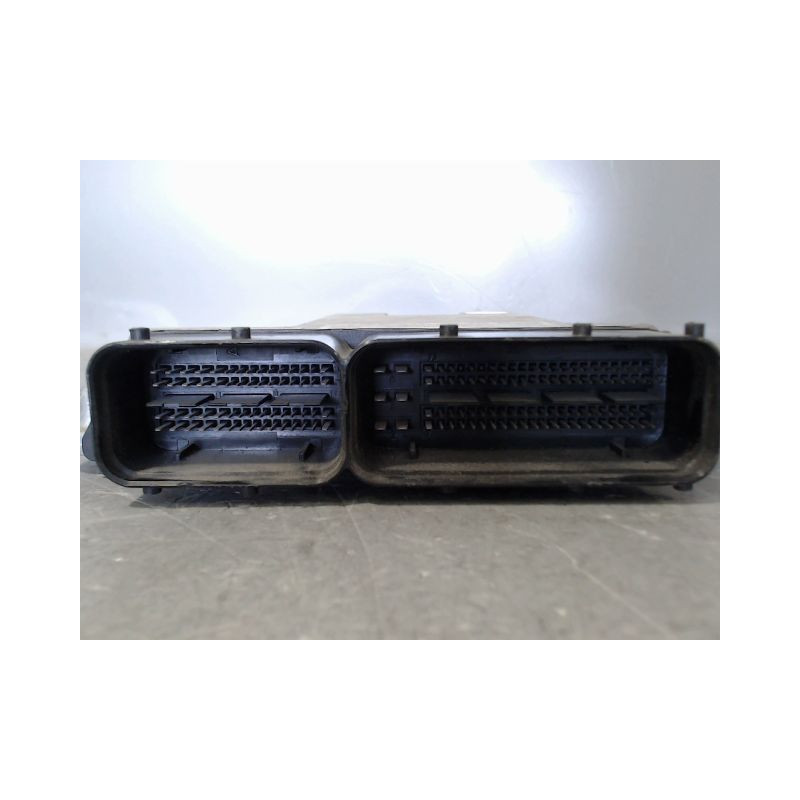 CALCULATEUR MOTEUR AUDI A3 SPORTBACK 04-08