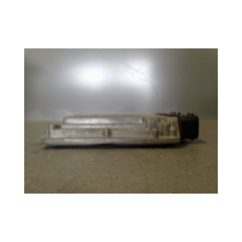 CALCULATEUR MOTEUR AUDI A3 SPORTBACK 04-08