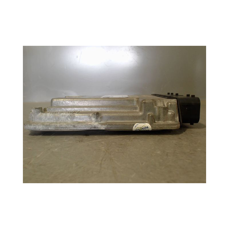 CALCULATEUR MOTEUR VOLKSWAGEN PASSAT