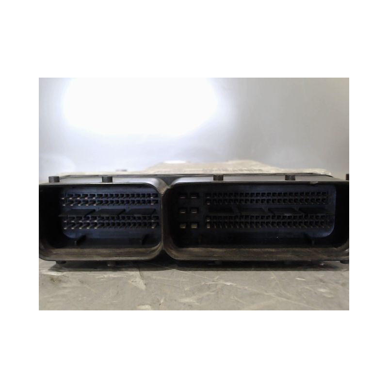 CALCULATEUR MOTEUR VOLKSWAGEN CADDY