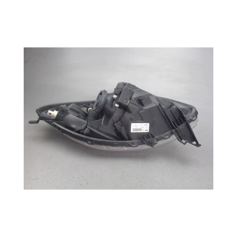 PHARE DROIT TOYOTA YARIS
