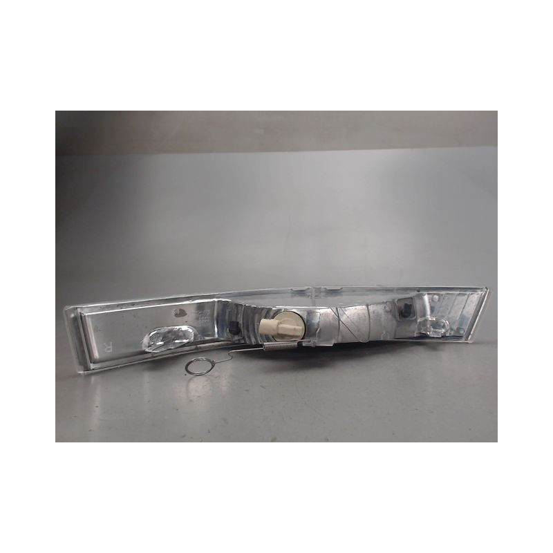 CLIGNOTANT DROIT NISSAN INTERSTAR