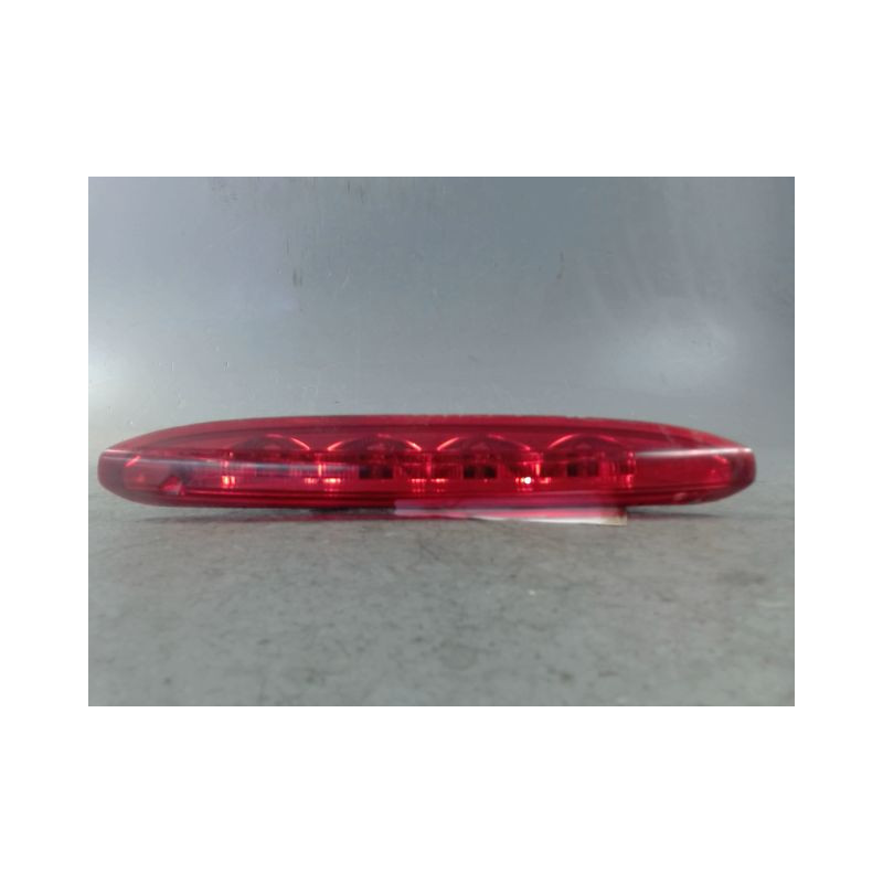 FEUX STOP SUPPLEMENTAIRE PEUGEOT 208
