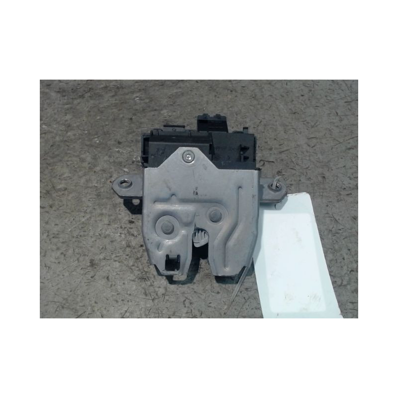 SERRURE HAYON  FORD FOCUS 2008-