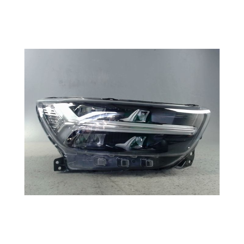 PHARE DROIT VOLVO XC40
