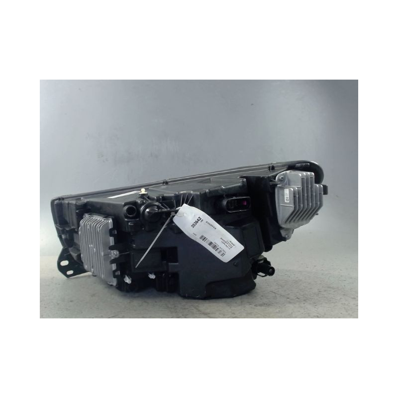 PHARE DROIT VOLVO XC40