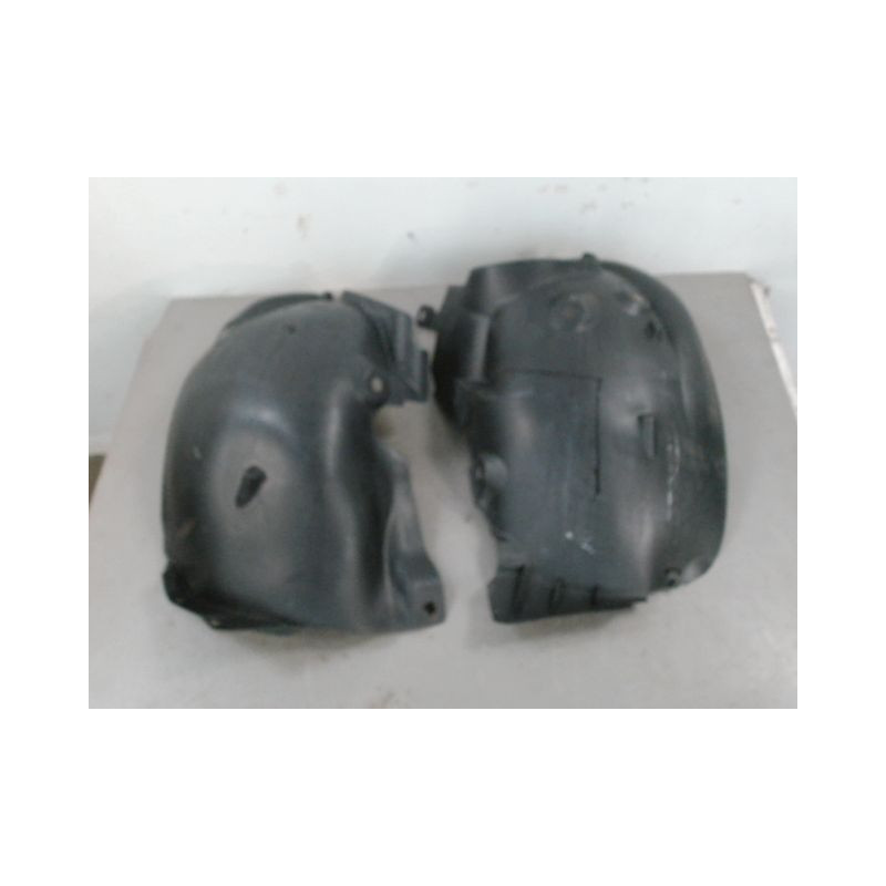 PARE-BOUE AVANT DROIT RENAULT CLIO