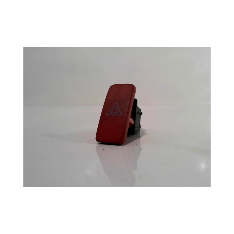 BOUTON DE WARNING TOYOTA AURIS