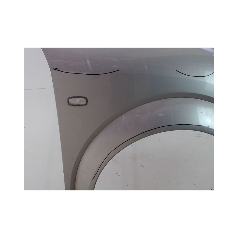 AILE AVANT DROIT AUDI A2