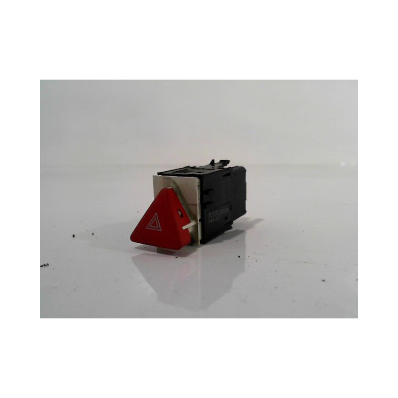 BOUTON DE WARNING VOLKSWAGEN PASSAT 2005-