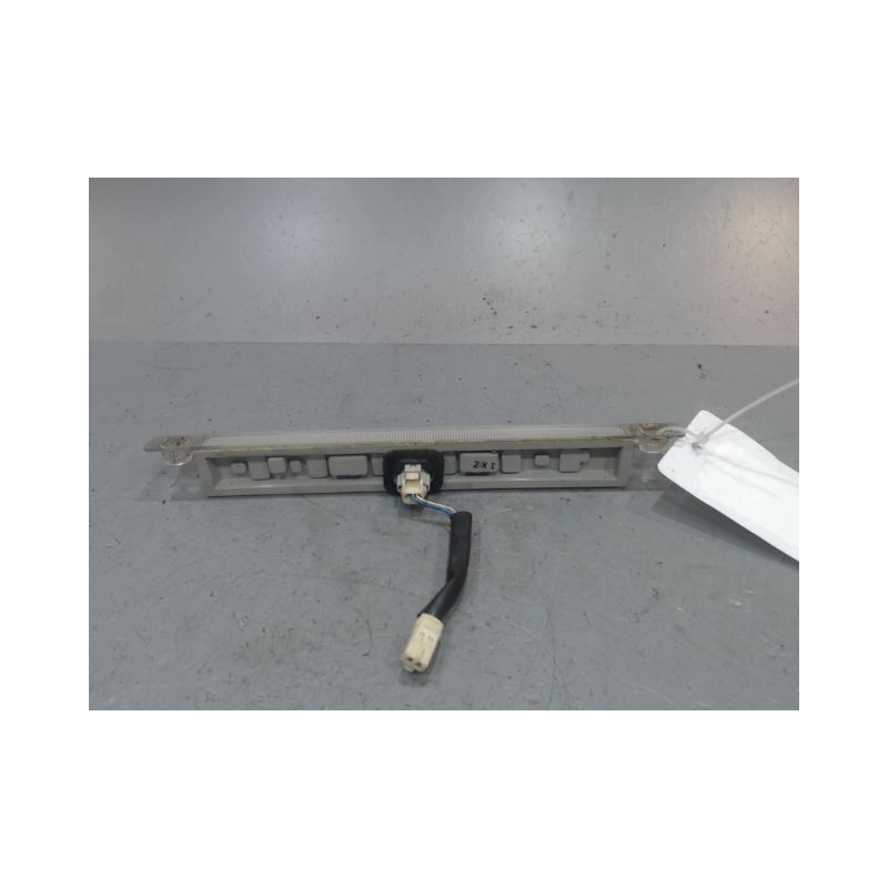 FEUX STOP SUPPLEMENTAIRE TOYOTA RAV4