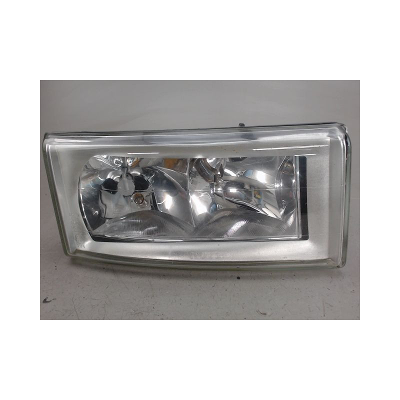 PHARE DROIT IVECO 35C13