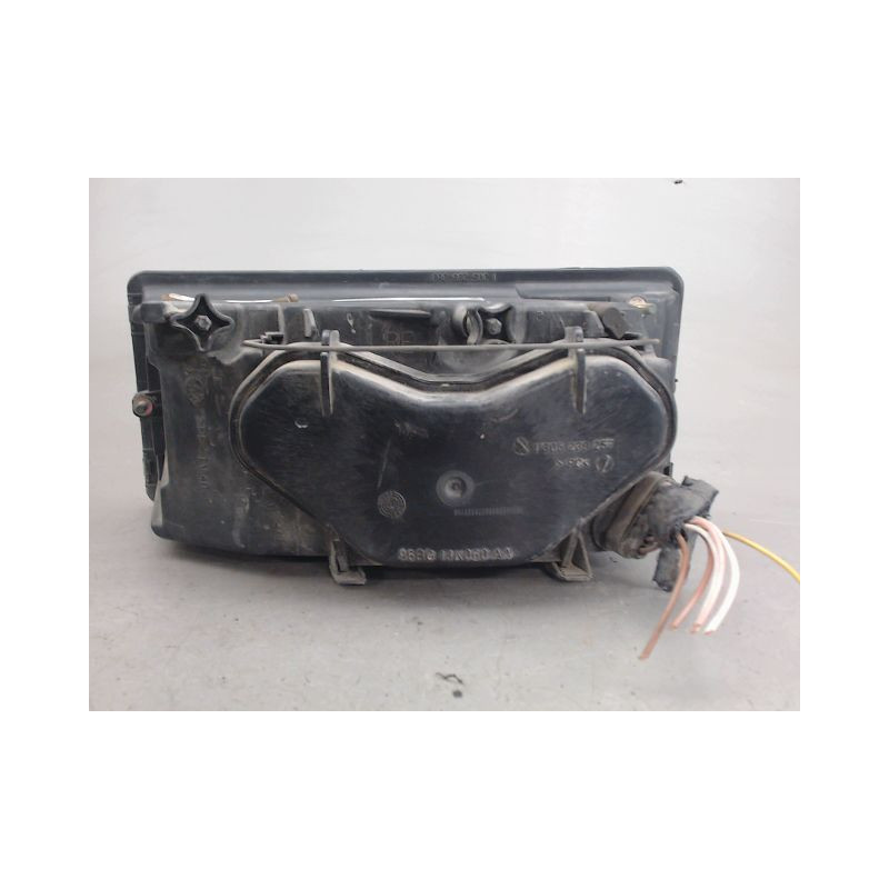 PHARE DROIT IVECO 35C13