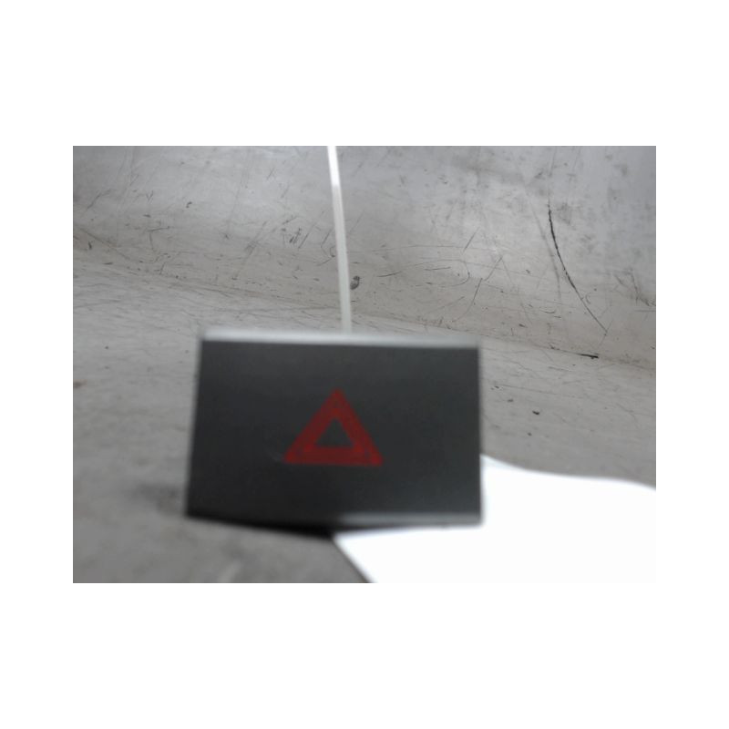 BOUTON DE WARNING HYUNDAI IX35