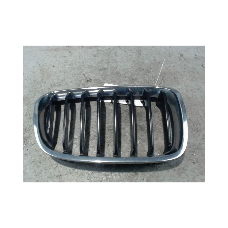 GRILLE CALANDRE DROIT B.M.W. SERIE 1