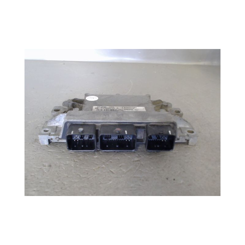 CALCULATEUR MOTEUR RENAULT CLIO