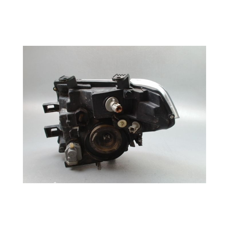 PHARE DROIT NISSAN NAVARA KING-CAB