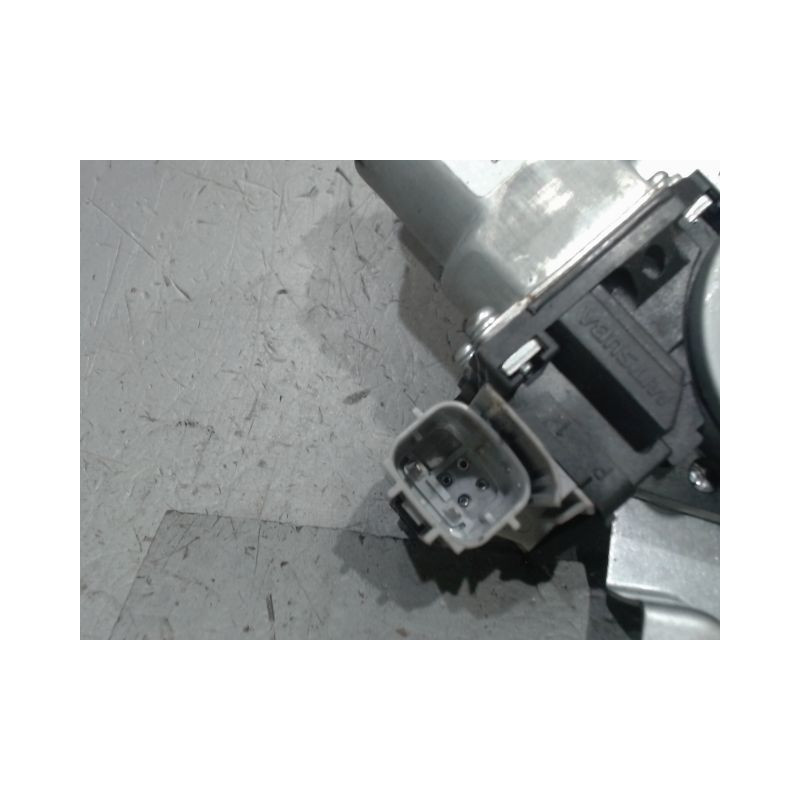 MECANISME+MOTEUR LEVE-GLACE AVANT DROIT NISSAN NV200