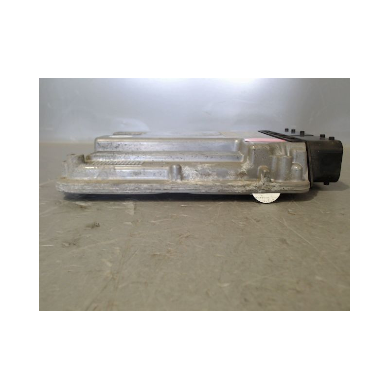 CALCULATEUR MOTEUR VOLKSWAGEN PASSAT